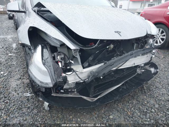 7SAYGAEE2RF186392 Tesla Model Y Long Range Dual Motor All-wheel Drive