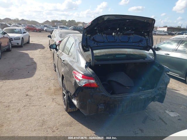 4T1B11HK3JU139935 Toyota CAMRY SE