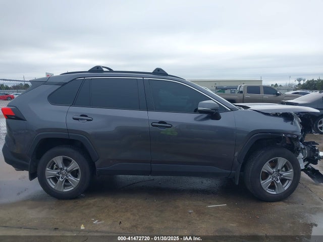 2T3W1RFV2RC257699 Toyota Rav4 Xle