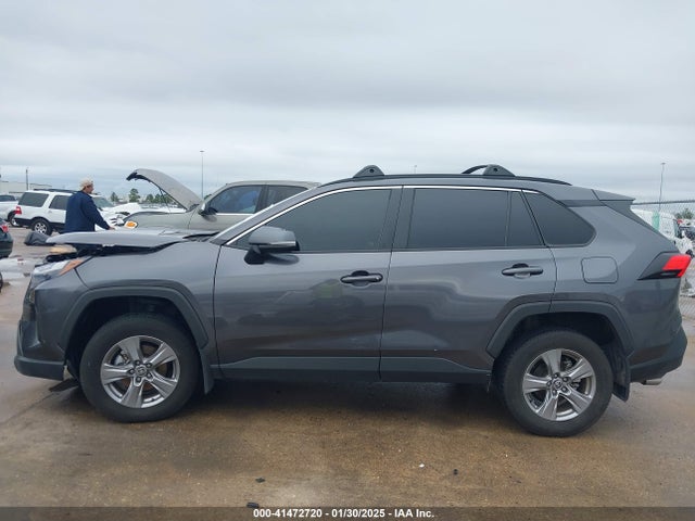 2T3W1RFV2RC257699 Toyota Rav4 Xle