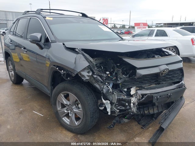 2T3W1RFV2RC257699 Toyota Rav4 Xle