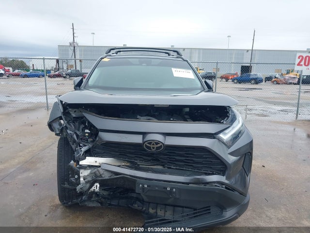 2T3W1RFV2RC257699 Toyota Rav4 Xle
