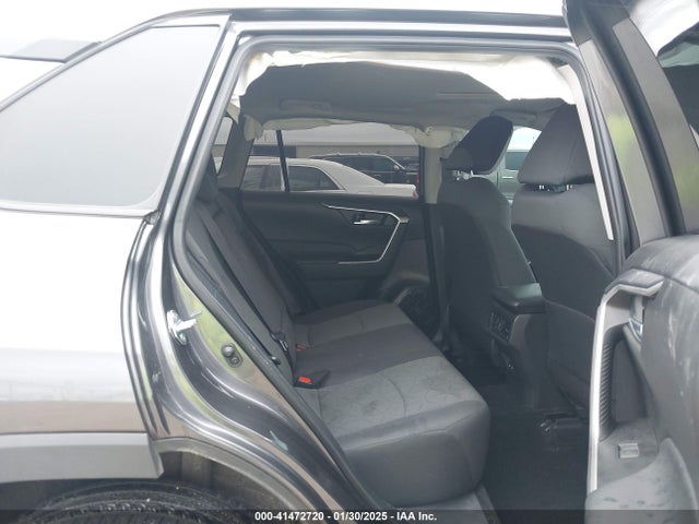 2T3W1RFV2RC257699 Toyota Rav4 Xle
