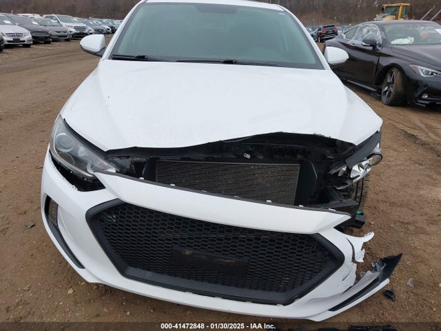 Hyundai Elantra Value Edition 2018 5NPD84LF3JH348090 Image 12