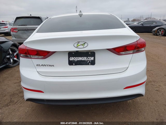 Hyundai Elantra Value Edition 2018 5NPD84LF3JH348090 Image 16
