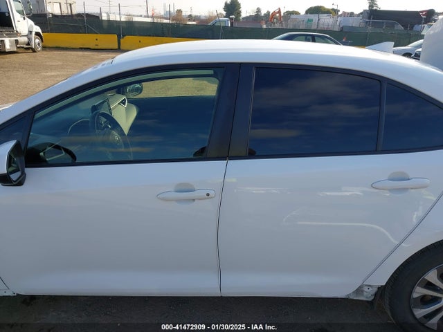 Toyota Corolla Hybrid Le 2022 JTDEAMDE8N3012841 Image 15