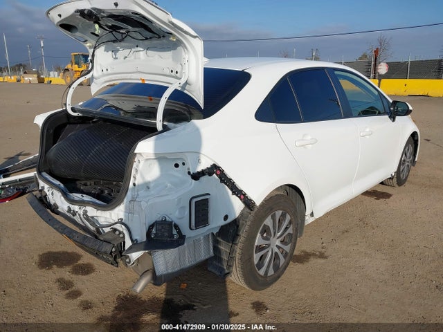 Toyota Corolla Hybrid Le 2022 JTDEAMDE8N3012841 Image 4