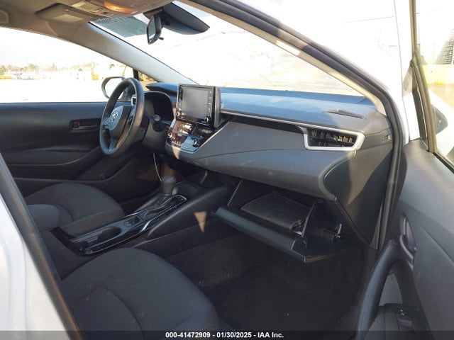 Toyota Corolla Hybrid Le 2022 JTDEAMDE8N3012841 Image 5