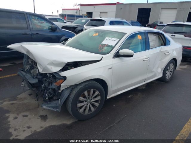 2015 VOLKSWAGEN PASSAT 1VWAT7A38FC096154 Photo 1