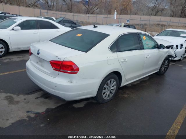 2015 VOLKSWAGEN PASSAT 1VWAT7A38FC096154 Photo 3