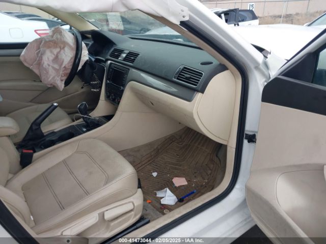 2015 VOLKSWAGEN PASSAT 1VWAT7A38FC096154 Photo 4