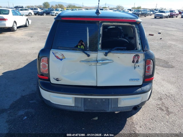 2011 MINI COOPER CLUBMAN WMWZF3C56BT188052 Photo 5