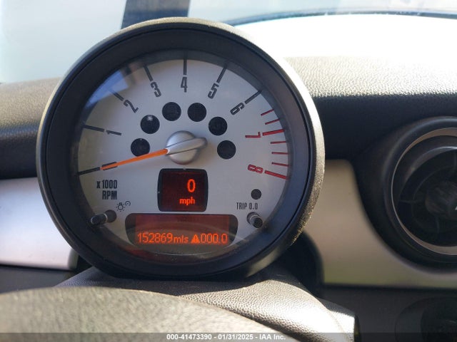 2011 MINI COOPER CLUBMAN WMWZF3C56BT188052 Photo 6