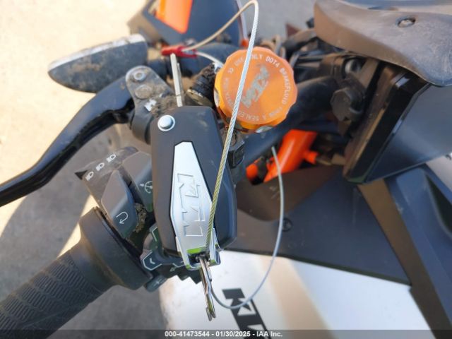 2022 KTM 1290 VBKV39406NM962247 Photo 10