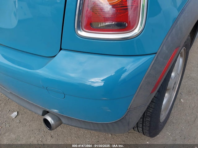 2010 MINI COOPER WMWMF3C51ATZ24646 Photo 5