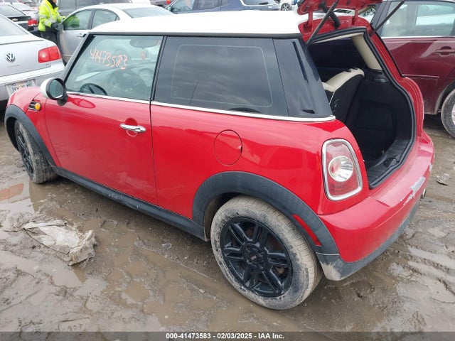 2012 MINI COOPER WMWSU3C56CT540717 Photo 2