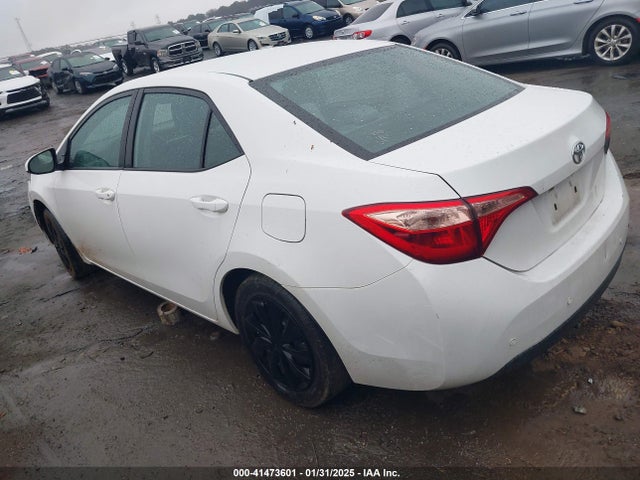 Toyota COROLLA LE 2018 5YFBURHE6JP808362 Image 3