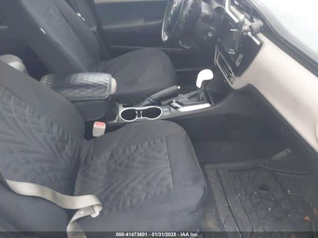 Toyota COROLLA LE 2018 5YFBURHE6JP808362 Image 5