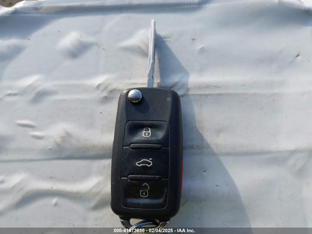 3VW1K7AJ7EM426719 Volkswagen Jetta