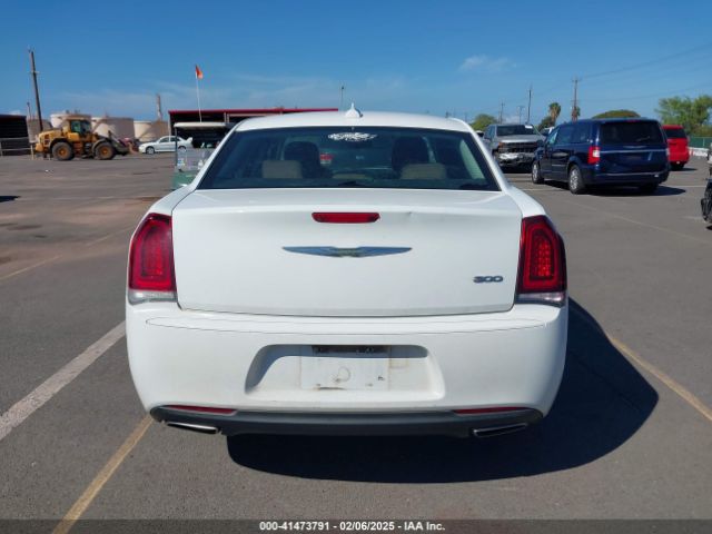 2C3CCAAG9JH320506 Chrysler 300 Touring