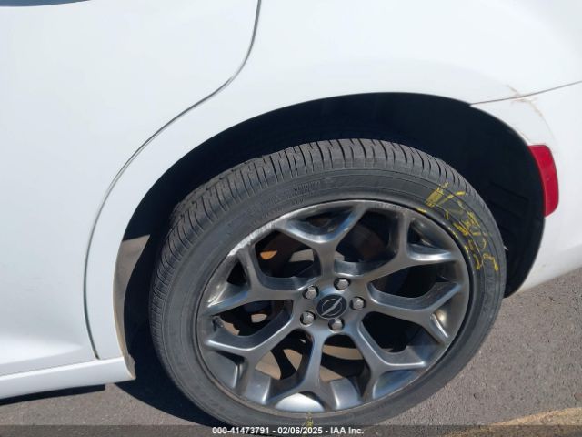 2C3CCAAG9JH320506 Chrysler 300 Touring
