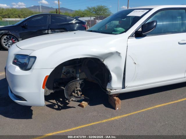 2C3CCAAG9JH320506 Chrysler 300 Touring