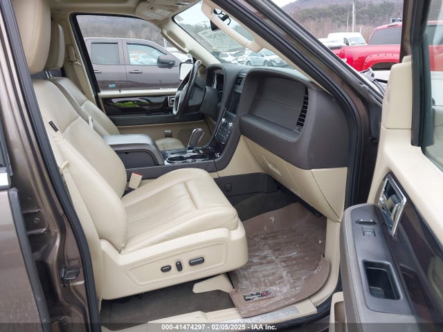 5LMJJ3LT4GEL09131 Lincoln Navigator L/reserve