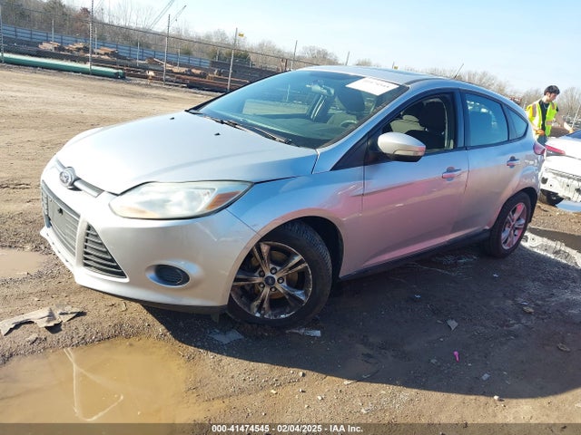 Ford FOCUS SE 2014 1FADP3K22EL332353 Image 2