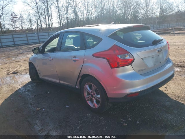 Ford FOCUS SE 2014 1FADP3K22EL332353 Image 3