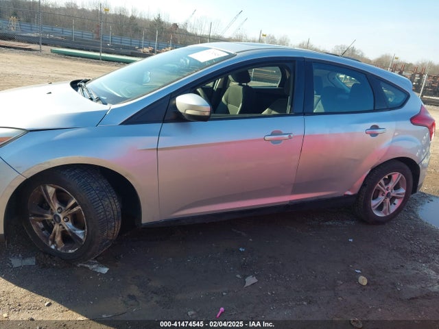 Ford FOCUS SE 2014 1FADP3K22EL332353 Image 6