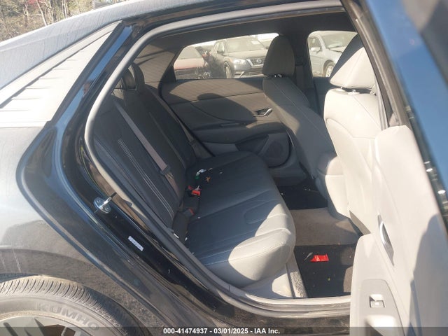 KMHLM4AG3MU136654 Hyundai ELANTRA SEL