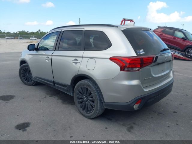 2020 MITSUBISHI OUTLANDER JA4AZ3A37LZ042888 Photo 2