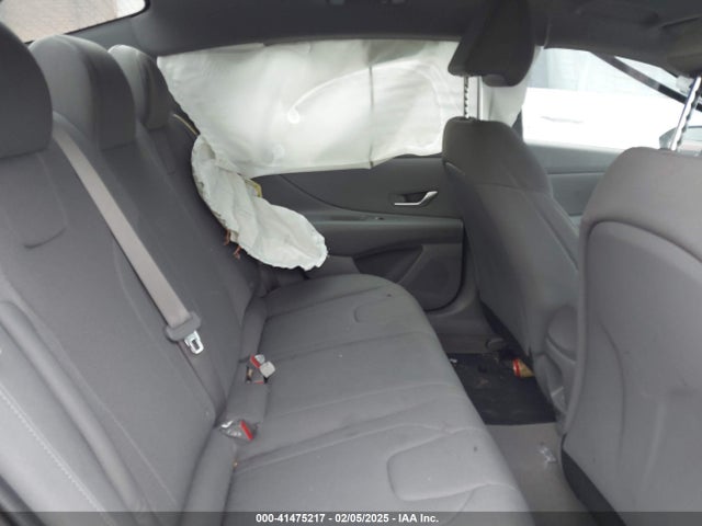 KMHLL4DG9RU722636 Hyundai ELANTRA SE