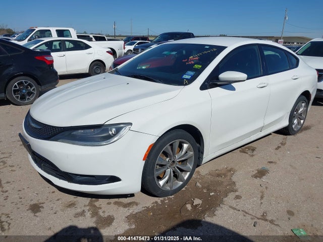 Chrysler 200 S 2015 1C3CCCBB8FN720232 Image 2
