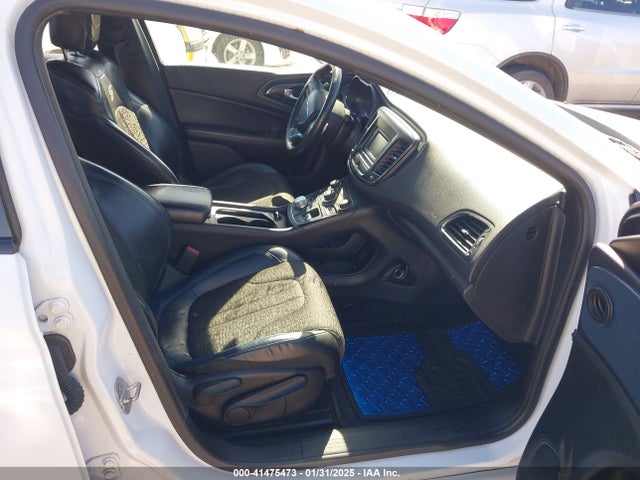 Chrysler 200 S 2015 1C3CCCBB8FN720232 Image 5