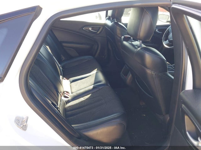 Chrysler 200 S 2015 1C3CCCBB8FN720232 Image 8