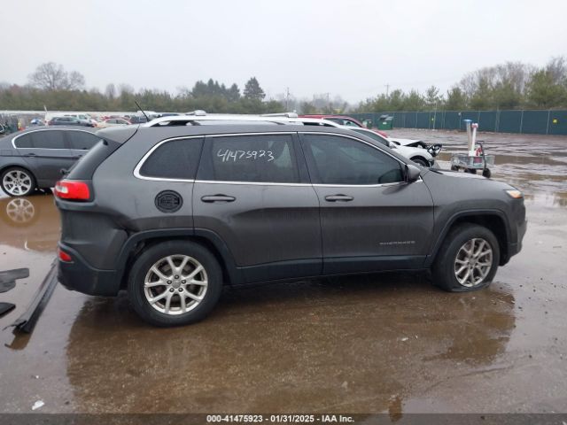 1C4PJMCS5EW137875 Jeep Cherokee Latitude