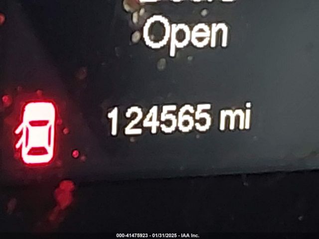 1C4PJMCS5EW137875 Jeep Cherokee Latitude