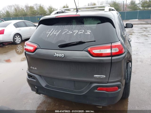 1C4PJMCS5EW137875 Jeep Cherokee Latitude