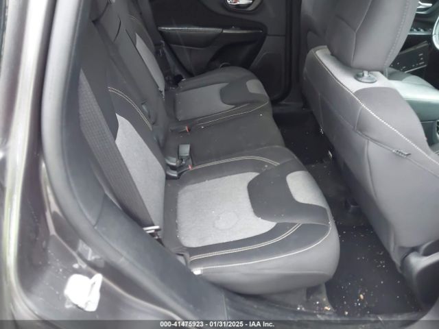 1C4PJMCS5EW137875 Jeep Cherokee Latitude