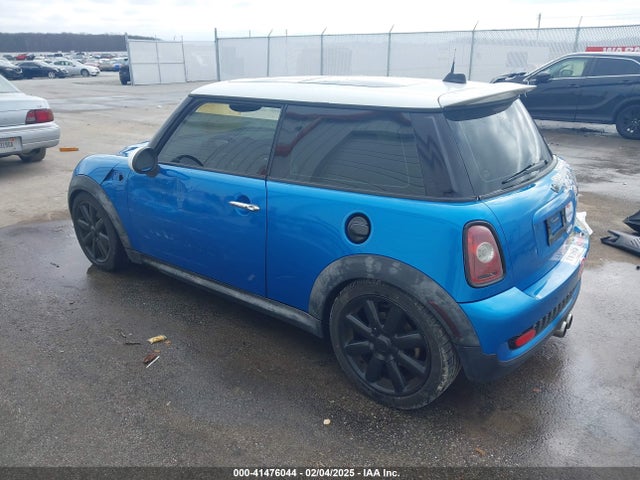 2007 MINI COOPER S WMWMF73567TL83920 Photo 2