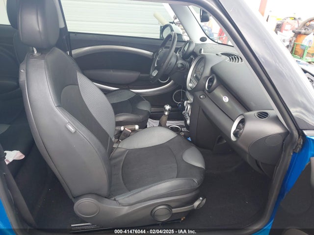 2007 MINI COOPER S WMWMF73567TL83920 Photo 4