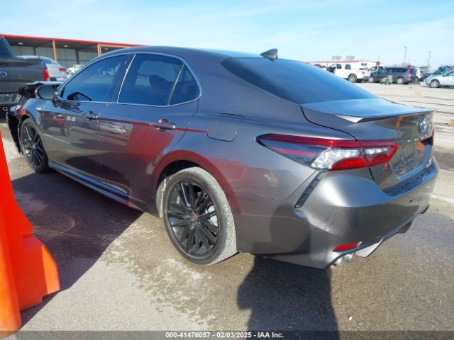 2021 TOYOTA CAMRY 4T1K31AK2MU023604 Photo 2