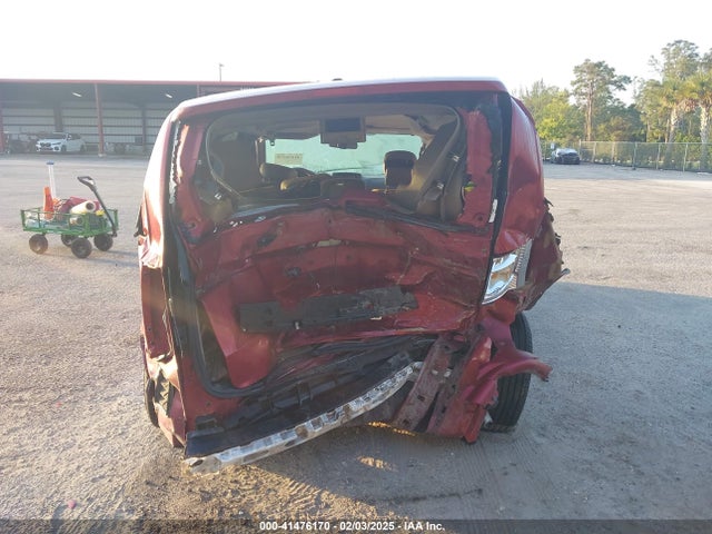 2C4RC1AG8FR755640 Chrysler Town & Country Lx