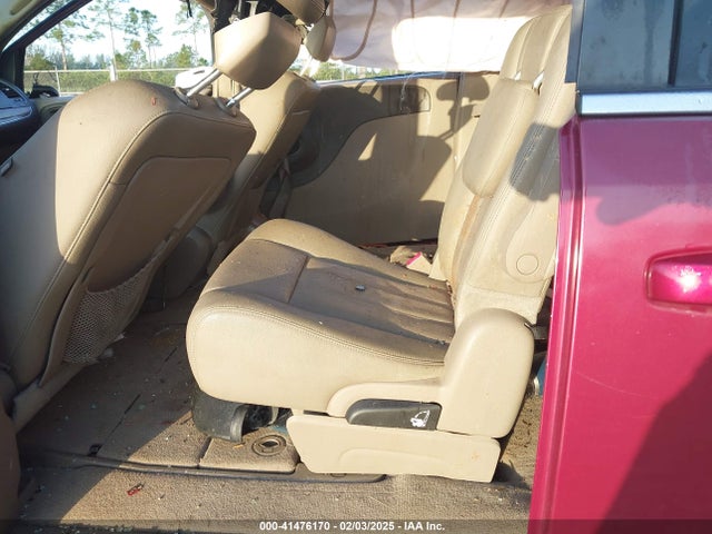 2C4RC1AG8FR755640 Chrysler Town & Country Lx