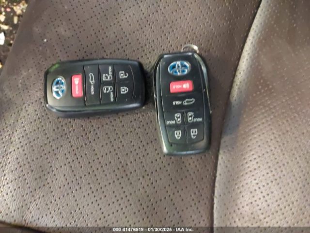 5TDESKFC0PS108025 Toyota Sienna Platinum