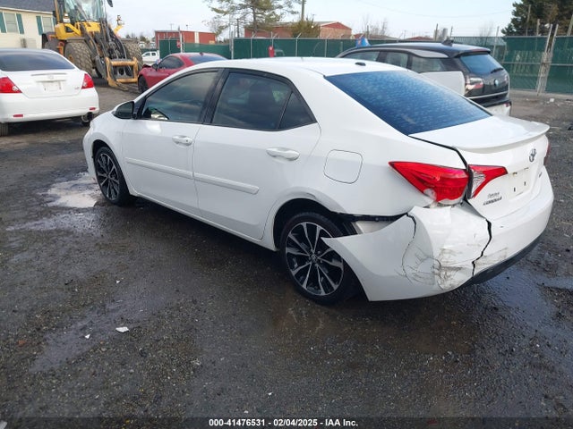 Toyota Corolla 2018 2T1BURHE6JC027664 Image 3