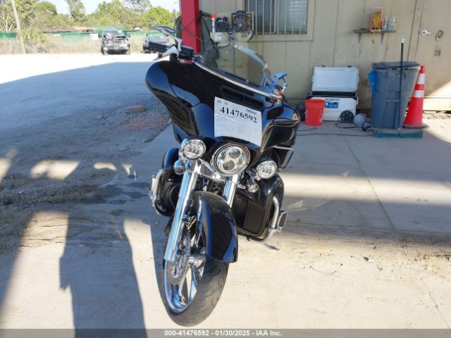 2015 HARLEY-DAVIDSON FLHTCU 1HD1FCM16FB695846 Photo 4