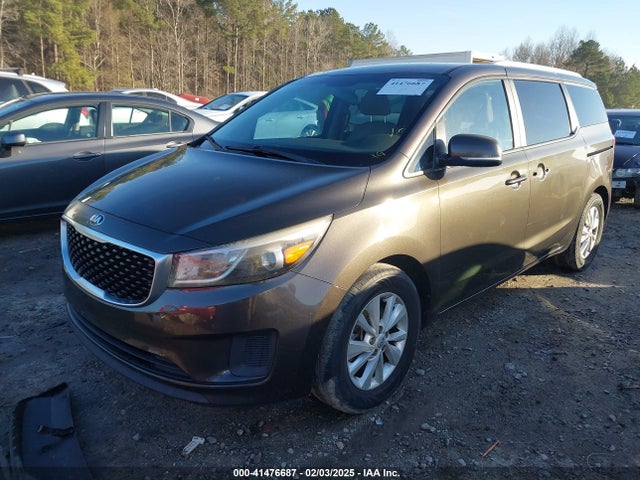 KIA SEDONA LX 2015 KNDMB5C11F6043331 Image 2