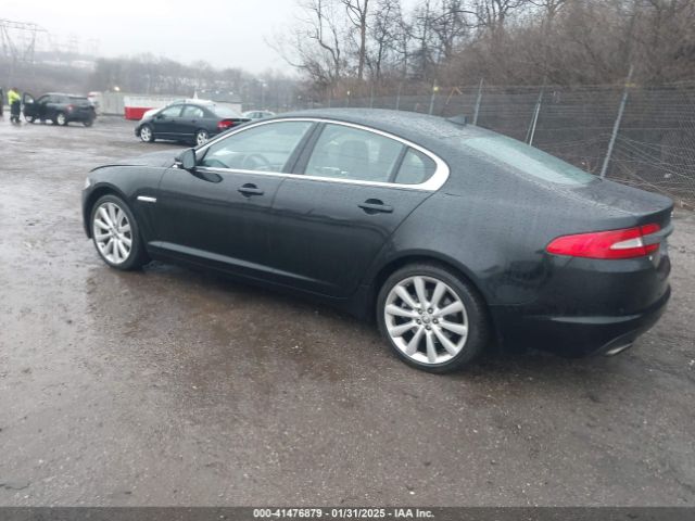 2013 JAGUAR XF SAJWJ0EF7D8S92274 Photo 2